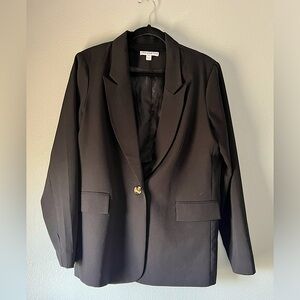 Womens Black Boyfriend Blazer Size Medium lined with brown single button